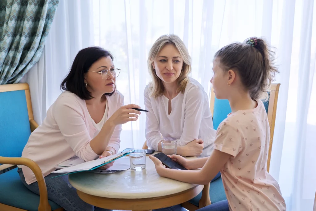 644bc1abcff00c05a9c8c3b7 mom and daughter preteen child at meeting with psy 2022 01 13 23 25 58 utc